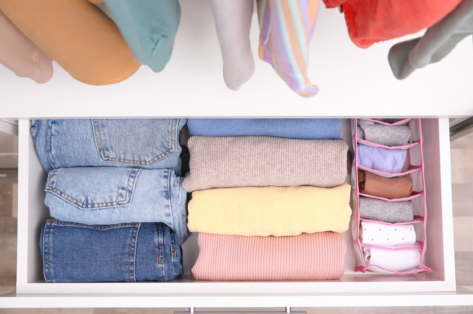 Am besten Kleiderschrank organisieren System