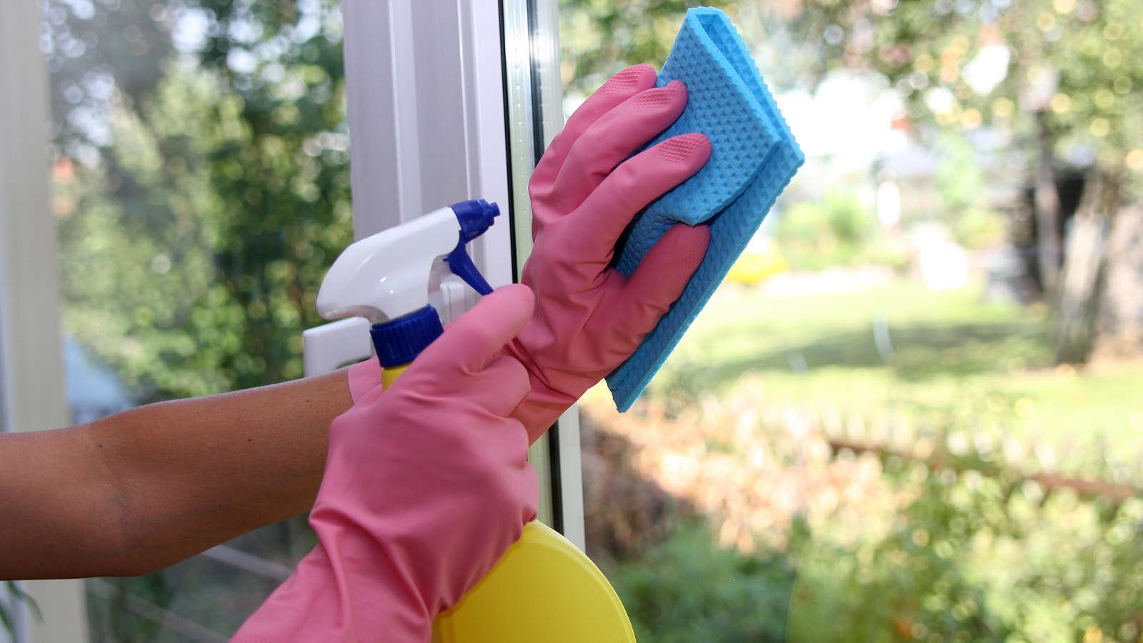 am besten fenster streifenfrei putzen